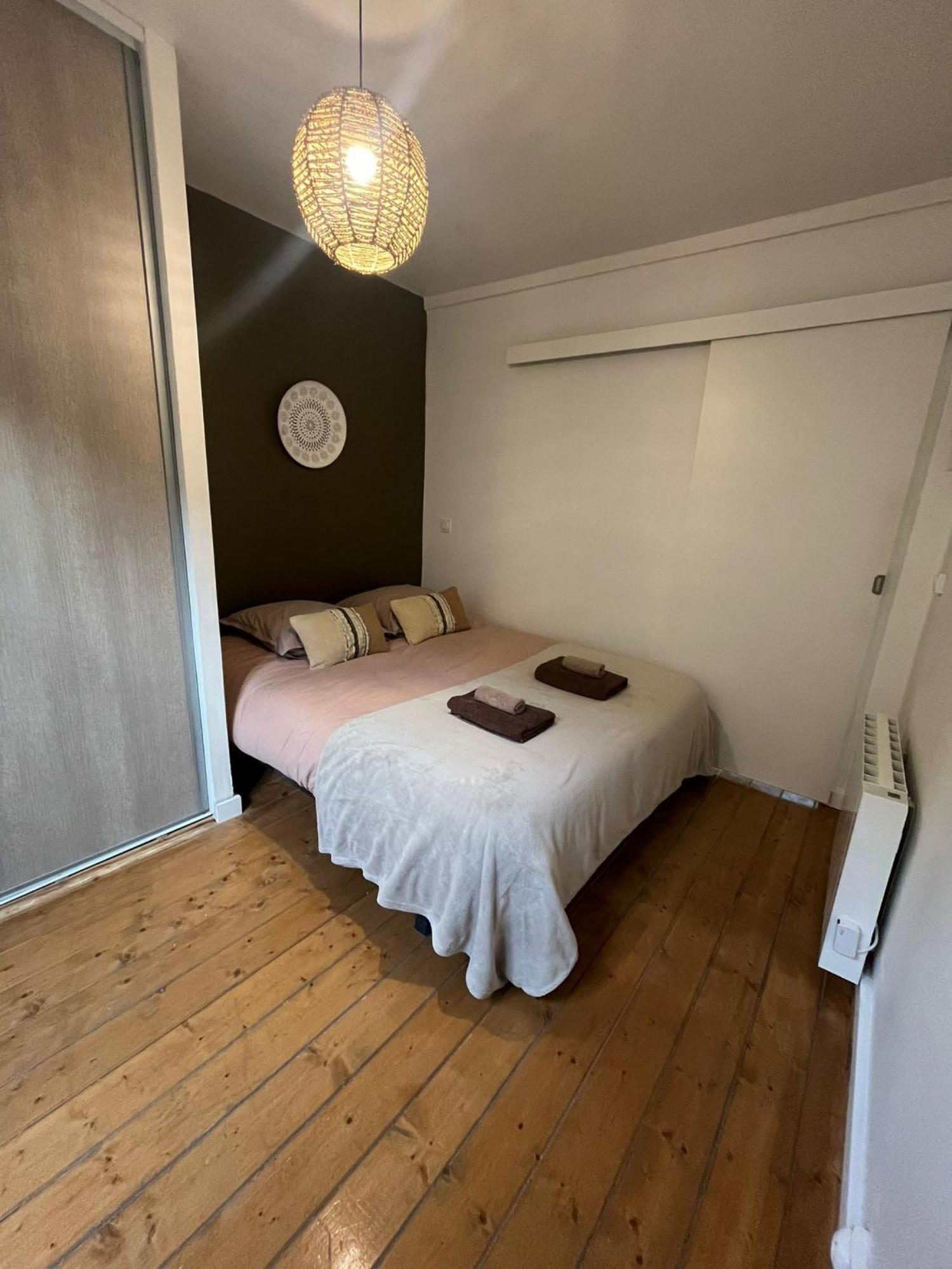 L'Escale Niortaise - Centre-Ville - 10Mn Gare - Wifi - Netflix Szoba fotó